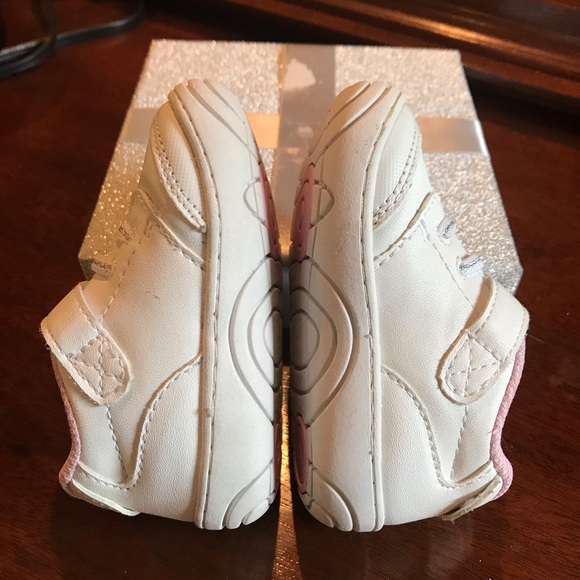 ✔️SOLD✔️{Stride Rite, 4} walker baby/toddler shoes - Picture 2 of 8